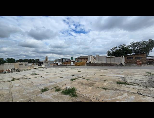 17,061M² INDUSTRIAL YARD FOR SALE IN CHLOORKOP